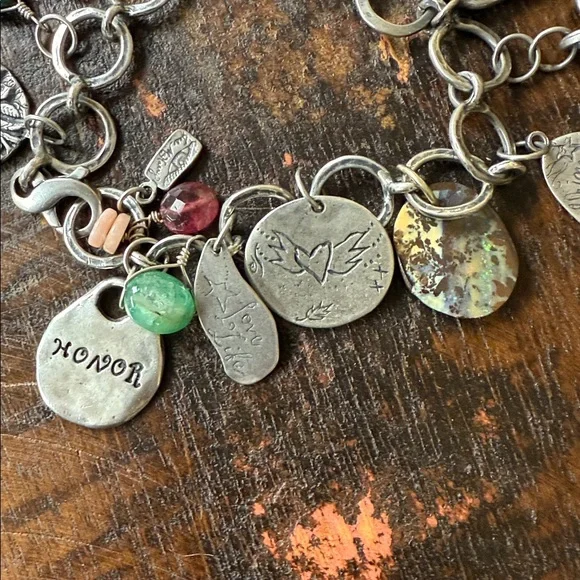 Jes MaHarry “Loving Locket Bracelet”. New in box. JM gift included. - Picture 5 of 10